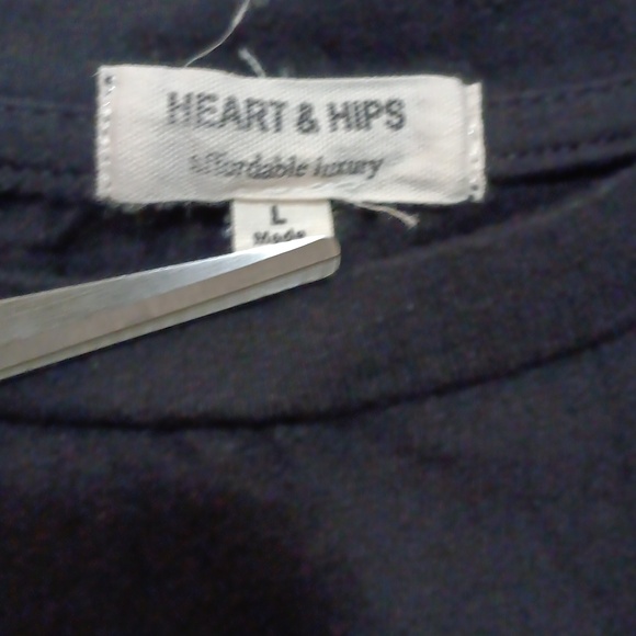 SOLD Black Monarch Butterfly 🦋 Crop Top Sz L - Picture 4 of 6